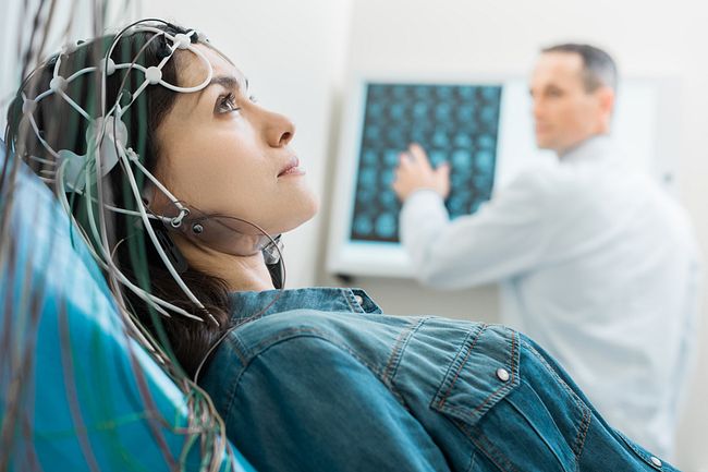 Schweizerische Neurologische Gesellschaft: Patientin bei einer Untersuchung